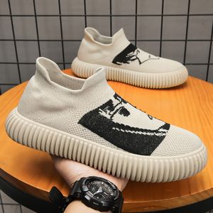 2023 män kvinnor löpskor svart grå khaki vita herrtränare utomhus sneakers storlek 39-44 Color31