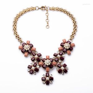 Pendant Necklaces Bulk Price Fashion Women Costume Resin Twisted Singapore Chain Plant Shiny Gold Color Necklace