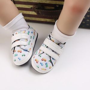 Primeiros caminhantes 2023 Cartoon Car Baby Garoth Sapatos Brandable Anti-Slip Soled Soled PU Sneakers Firstwalker