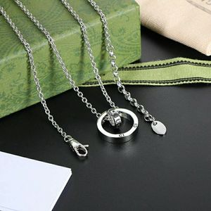 Pendant Necklace Luxury Designer Jewelry Necklace Gift Classic Heart Womens Mens Fashion G Silver Luxurys Designer Jewelry 2023