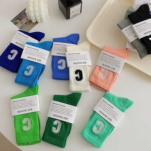 Herrstrumpor Spring Letter Socks for Men and Women Lovers Candy Color Specific Dye Goddess Socks Middle Tube Z0227