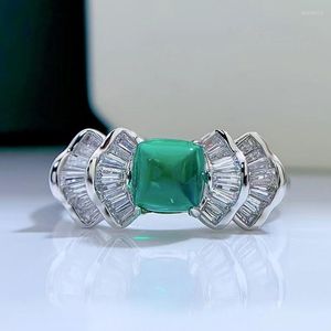 Küme Yüzükleri 925 Avrupa ve Amerika'daki Kadınlar İçin Gümüş Yaldızlı Yüzük Lüks Ins Square Şeker Yetiştirme Büyükanne Emerald