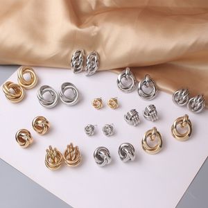 Twist Metal Stud Brincos para mulheres Declaração geométrica Hollo