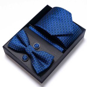 Szyja krawat Fashion Sale Sprzedaż Kolory świątecznych prezentów krawat kieszonkowe Zestaw Mankiety Zestaw kasetowy pudełko Man Blue Wedding Fit Business J230227