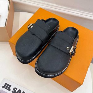 Men Slide Comfort Mules Shoes Women Luxury Leather Flat Slippers Platform Sandal Fashion Summer Casual Shoes 35-45 With Box NO436