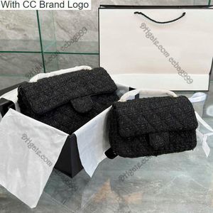 CC Marka Omuz Çantaları Tasarımcı Çift Flep Kadın Omuz Çantaları Patchwork İki Ton Kapitone Lüks El Çantaları Altın Metal Donanım Anahtar Koruma Klasik Pırlanta Koşuları