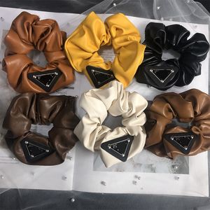 Brand Faux Leather P-letters Pony Tails Holder Hair Rubber Bands Hairs Scrunchy Ring Clips Elastic Designer Sports Dance Scrunchie Hairband for Fashion Lady