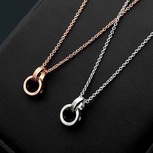 Luxus Modemarke 2019 Neues Titanium Stahl Whole B Buchstabe Doppelring Diamond Halskette für Frauen Charme Paar Liebe Halskette274m