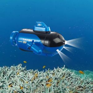 Electric/RC Boats 2.4Ghz Mini RC Submarine With LED Light Waterproof Rechargeable Radio Control Boat Electric Submarines Gifts Toys for children 230601