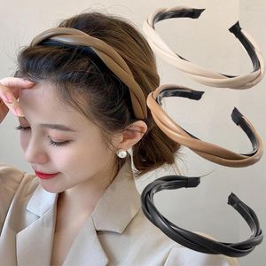 ヘアアクセサリーファッション女性ヘッドバンドPUレザーヘアバンフープツイスト編組ノンスリップヘッドウェアガールズビンテージターバン