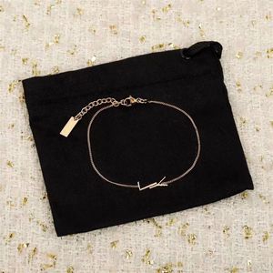 Cadeia de elos clássicos pulseiras masculinas de designer para mulheres banhadas a ouro lindas etiquetas retangulares masculinas para festa de ano novo pulseiras de designer de joias femininas exclusivas ZB018 F23
