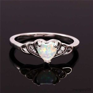 Полоса Rings Luxury Женский белый кольцо серебряный цвет тонкий обручальный шарм Crystal Heart Wedding для женщин