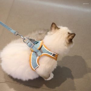 Coleiras para cães Colete de corda de tração para gatos para gatos sair com uma alça no peito para evitar a quebra da corrente de caminhada ajustável