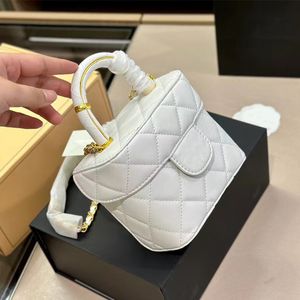 Vanity Crossbody Çanta Tasarımcısı Bayan Mini Çapraz Vücut Tek Kolu Lüks Tote Çanta Moda Siyah Beyaz Kuzu Derisi Ruj Kozmetik Omuz Çantası Altın Donanım