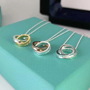 Designermärke TIFFAYS S925 Silver Womens Circle Rose Gold 1837 Double Ring Halsband Fashionabla och mångsidig personlig enkel