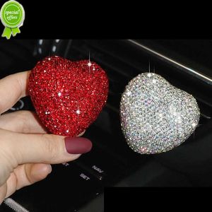 Nieuwe Auto styling Bling Diamond Auto Luchtverfrisser Kristal Hartvorm Auto Parfum Outlet Air Vent Geur Clip Auto ornamenten Meisjes