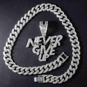 Anhänger Halsketten Männer Frauen Hip Hop Kristall Brief Gib niemals auf Anhänger Halskette Iced Out Bling Strass 13mm Kubanische Gliederkette Halsketten J230601
