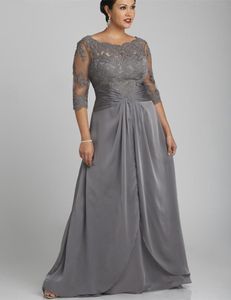 2023 Stile popolare Plus Size Grigio Abito per la madre della sposa Manica a 3/4 Girocollo Pizzo Chiffon Lunghezza pavimento Abiti formali Personalizzato