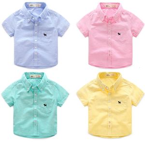キッズシャツ夏の子供用服の男の子のシャツソリッド半袖コットンキッズシャツ男の子の女の子の因果シャツトップギフト230531