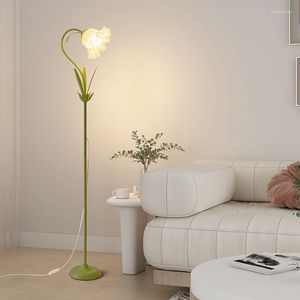 Golvlampor Flower Design Lamp med lampskärm Standbelysning LED för barnrumsdekoration vardagsrum hem estetiskt sovrum