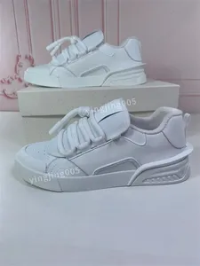 Nya klassiska designer casual skor för kvinnor platt sneakers panda vit svart grå dimma chunky glod2023