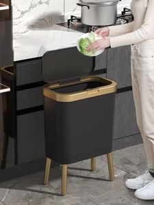 Waste Bins Golden Luksusowe śmieci puszka Kitchen Creative Highfoot Black Garbage Tin Bathroom 230531