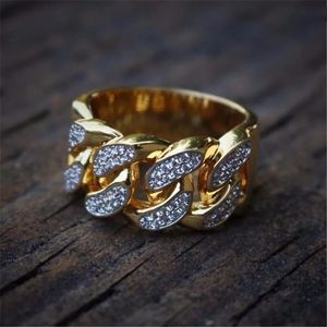 Bröllopsringar lyxguld Rhinestone Crystal Hollow Par for Men Women Fashion Jewelry Anillos Statement Ring Accessories