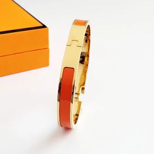 Designer High Quality Design Bangle Stainless Steel Classic Jewelry Bracelets for Men and Women