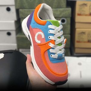 Tasarımcı Ayakkabı Kadın Spor Ayakkabı Eğitmeleri Siyah Kırmızı Retro Ladies Sneaker Rahat Leisure Ayakkabı