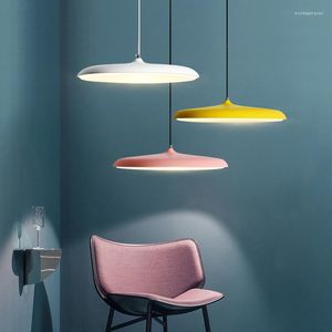 Lampade a sospensione Sorgente transfrontaliera Lampada nordica Creative Iron Restaurant Lights Loft Sala da pranzo Home Deco Illuminazione a led