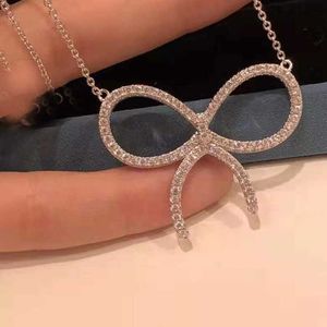 Versão da marca de designer novo colar de diamantes Micro Inlaid Diamond Tiffays Colar Bow Chain feminino Clavicle Chain Live Broadcast Jewelry