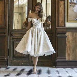 Kurzes Glitzer-Hochzeitskleid, elegante Spitze, appliziert, glänzende Brautkleider, schulterfrei, knielang, Prinzessinnen-Party-Strandkleider BES1257d