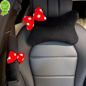 Nueva almohada bonita de dibujos animados para coche, lazo de punto rojo, reposacabezas Universal para asiento de coche, soporte para cintura y cuello, funda para cinturón de seguridad, accesorios para coche para mujer