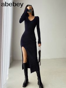 기본 캐주얼 드레스 봄과 겨울 섹시 프랑스 슬릿 스웨터 드레스 여성 슬림 한 꽉 묶는 엉덩이 니트 오버 니트 드레스 230531