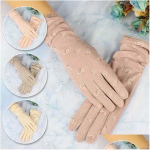 Pięć palców Rękawiczki Kobiety Letnie koronki kwiatowy na zewnątrz dotknij palec oddychający damski bawełniany sunsn non -szlip