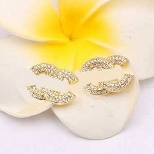 Hochwertiger Luxusdesigner 18K Gold Plated Letters Stud Ohrring für berühmte Strassstudent