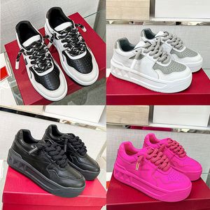 23SS Womens Low-Top Sneakers Stud XL Nappa Leather Pink Black Rivet Luxury Designer Flatform gummisula Sole Shoes