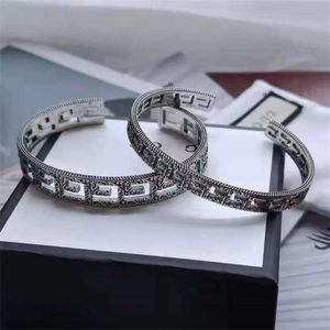 70% de desconto colar de joias de designer anel quadrado vazado padrão esculpido casal pulseira leve pulseira