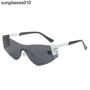 2023 Novos óculos de sol integrados Fashion Net Red INS Glasses Óculos de sol Compre um par de óculos de sol e envie dois