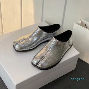 scarpe formali banchetto casual da donna modelli classici moda low-top una staffa split-toe pelle di pecora nero argento