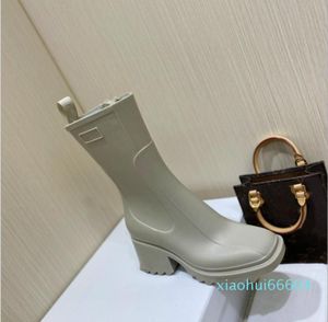 Luxurys Designers Stivali da pioggia da donna Inghilterra Style Impermeabile Welly Gomma Pioggia d'acqua Scarpe Stivaletti Stivaletti x113863393