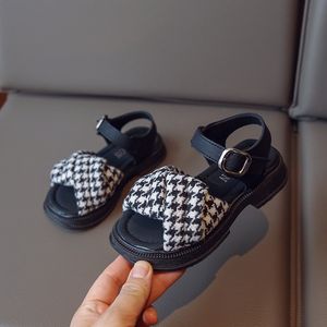 Sandalen Kinder Thousand Bird Checker Mädchen Vielseitige offene Zehen Freizeitschuhe 2023 Sommer Hakenschlaufe Jungen Kindermode 230601