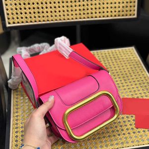 Mini Tasarımcı Çanta Kadın Metal Crossbody Bags v Mektup Omuz Çantaları Deri Saf Renk Telefon Flip Küçük Kare Çanta Çantalar 230615