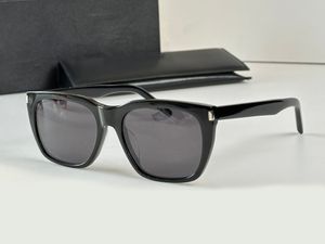 Rektangulära kvadrat Black Grey Mens Solglasögon 598 Kvinnor Summer Fashion Solglasögon Sunnies Gafas de Sol Sonnenbrille Shades UV400 glasögon med låda