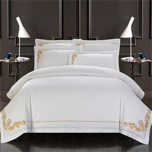 Set copripiumino ricamato chic 4/6 pezzi Set biancheria da letto per hotel bianco King Queen Size Luxury Soft Bedding Bed Sheet Pillow shams T200822