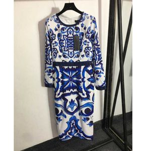 23ss abiti estivi donna vestono abbigliamento donna firmato blu e bianco motivo stampato in porcellana abbinato colore girocollo abito a maniche lunghe abbigliamento donna a1