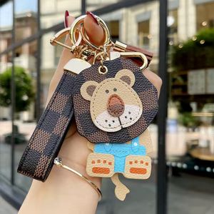 Keychains Designer Män kvinnor Key Chains Keyring Lovers Real Leather Weave Ring Accessories With Screwdriver Comfort