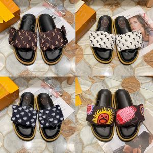 Women Slippers Designer Slides Summer Ladies Luxury Embossed Mule Flat Black White Brown Green Beach Pool Pillow Slipper Female Sandale size 35-42