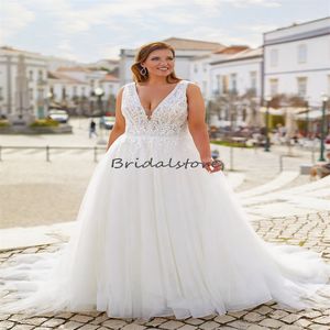 Plus Size Abito da sposa in pizzo 2023 A Line Tulle Corsetto Abiti da sposa Donna elegante Scollo a V Garden Country Large Size Abiti da sposa Vestidos De Novia Beach abito da sposa