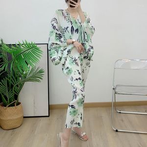 Casual Dresses Miyake Pleated Plunging V Neck High Quality Long Dress 2023 Summer Chic Design Sense Printing Foldamaxi For Women